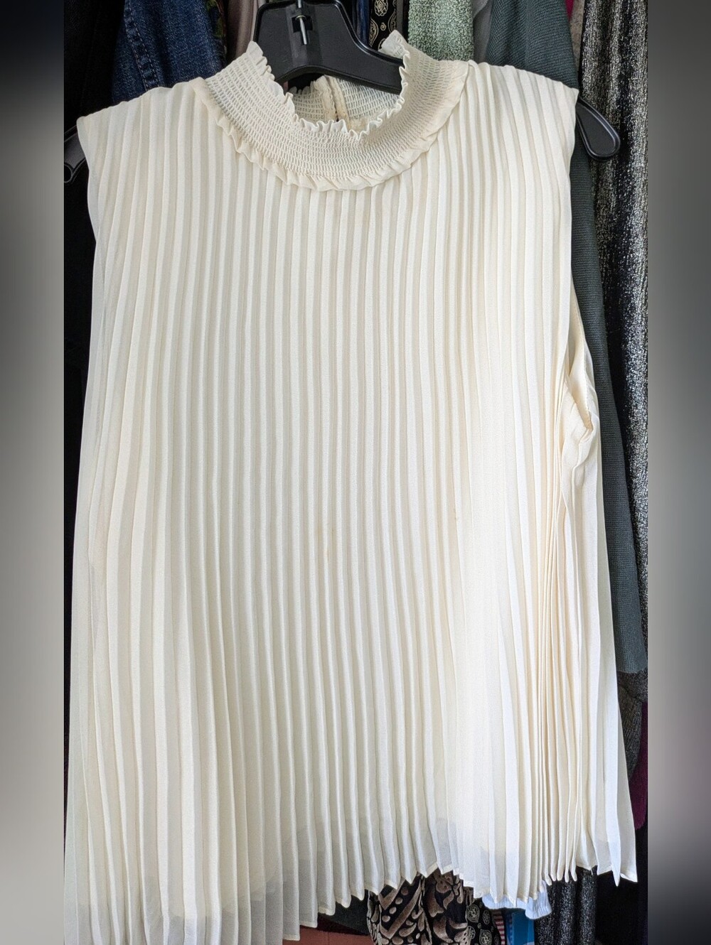 NANETTE LEPORE Mock Neck Sleeveless Cream Top Size Large